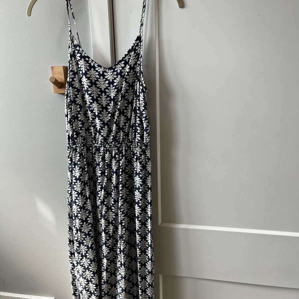 GAP Spaghetti Strap Blue and White Leaf Pattern Midi Dress